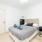 アパート Sunny By Kura Homes マルベーリャ