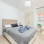 Sunny By Kura Homes アパート