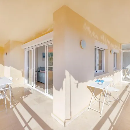 Sunny By Kura Homes شقة ماربيا